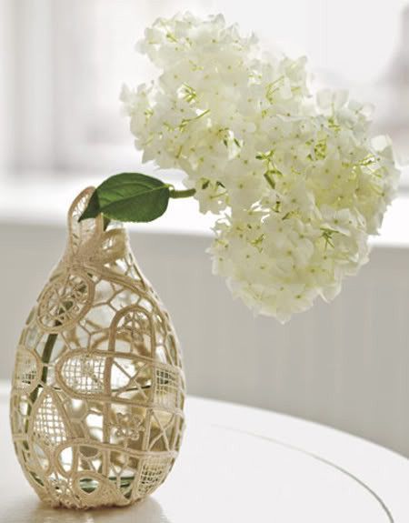 Blanc ... vase fleuri 